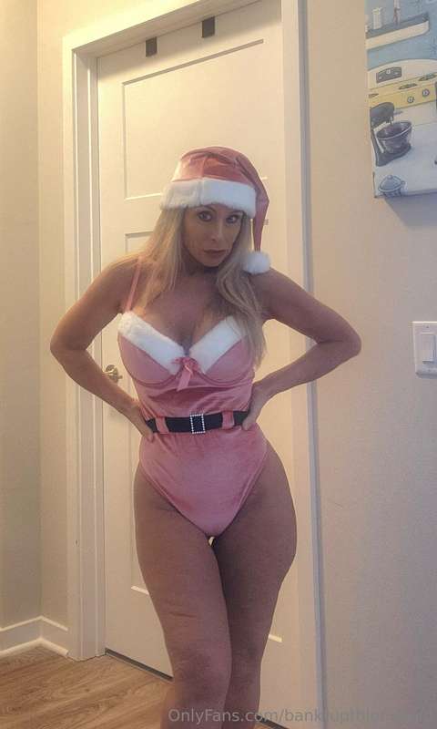 Did u get your holiday shopping done yet....what did u get m.. 7