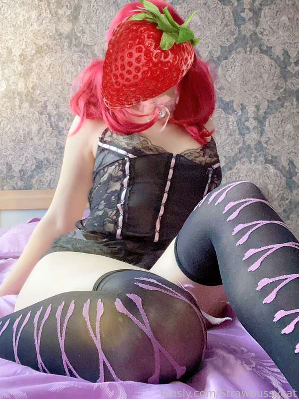 Strawbussycat - Fansly - 02 Nov, 2022