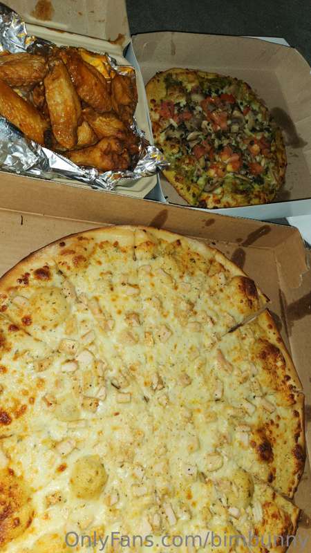 got fed a large pizza and wings last night while my feeder a.. 5