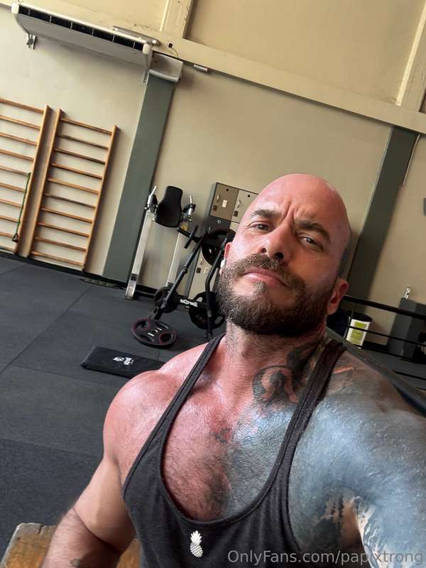 I’m looking for a gym bro ,,; do you?? You know what’s the c.. 1