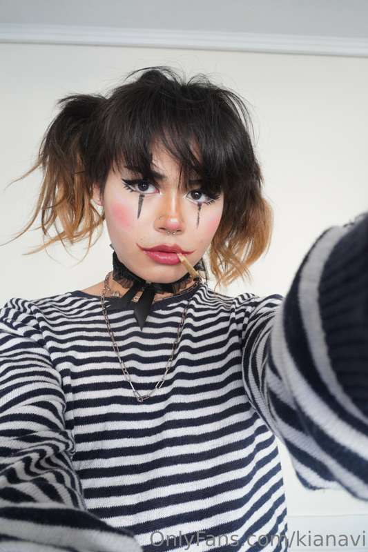 Clown photodump!
I'm edging all day so I can have a nice cum..