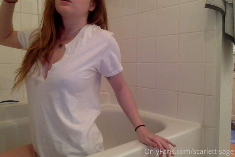 [15 Photos] Pt 1 of this 3 year old wet t shirt set! 4