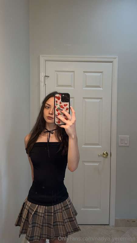 ready to go out in my classic black outfit 🖤🖤