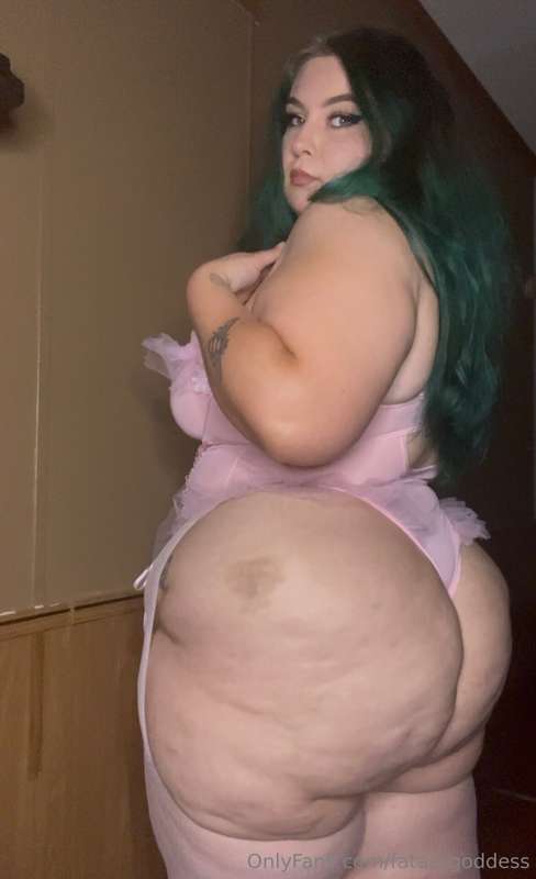 Fatassgoddess - Onlyfans - 2025-05-16T20:38:43