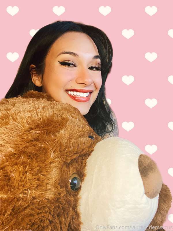 🌹 HAPPY VALENTINES DAY 🌹  i am the luckiest girl in the worl.. 5