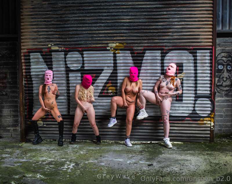 Spring breakers baby Video dropping in 2 hours @extra_sarah .. 3