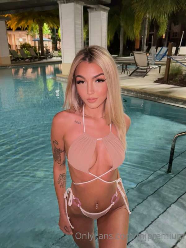 Going to take a dip… you joining? 🏖