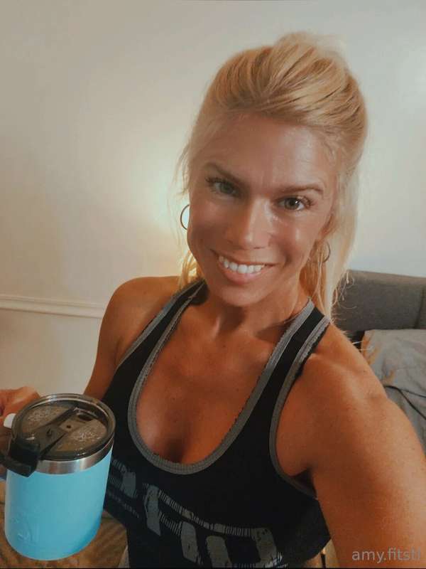 Coffee then gym time 💪 Have a great Saturday ♥️