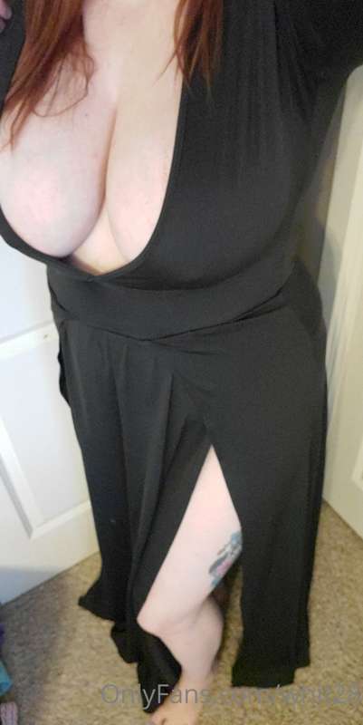 Got a new dress. What yall think about it babes?😍
