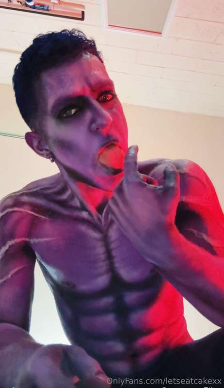 PAINT THE TOWN REDFREE VIP EXCLUSIVEI just sent all my VIP M.. 1