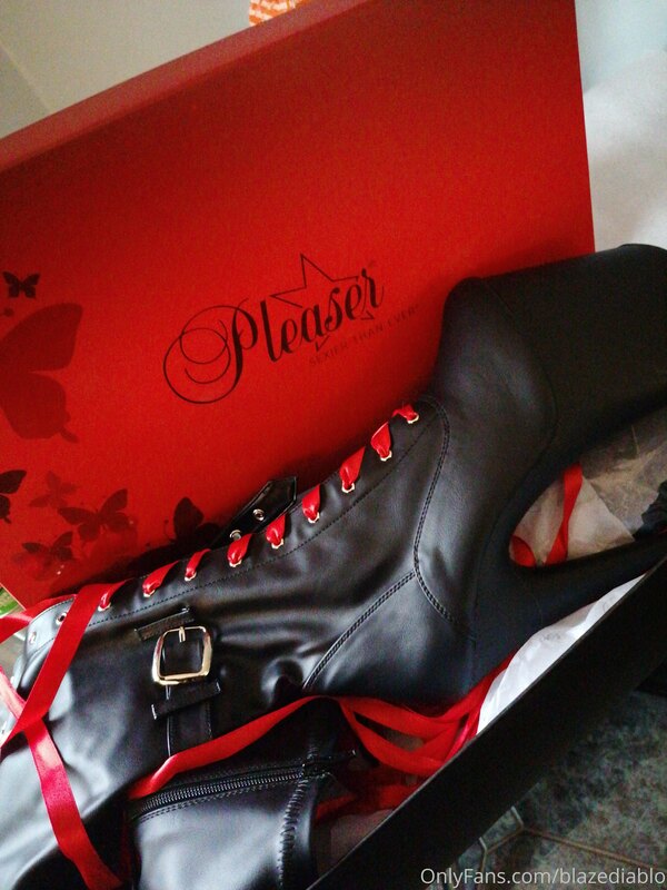 Treated myself to 8 inch thigh high pleasers for valentines ..