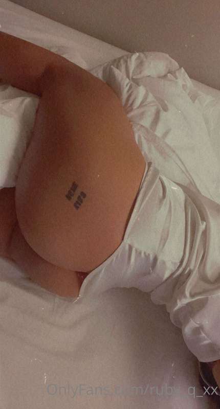 Kiss me 💋🍑