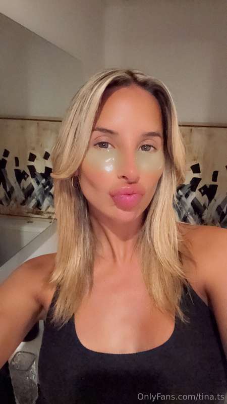 I've decided to indulge in a slow-paced morning 🥰 I pampered..