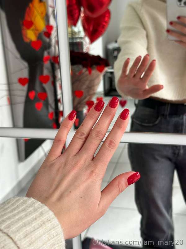 Recently got my nails done in this fierce red! Feeling like ..