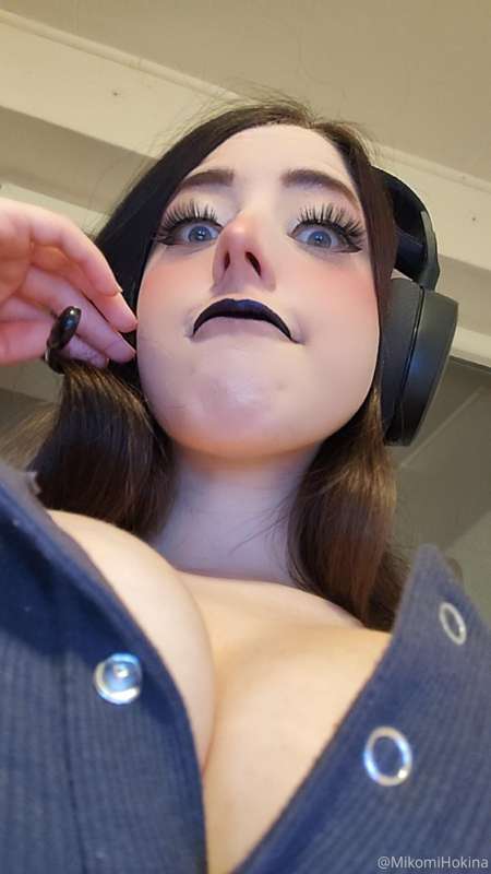 Streaming right now!

Some chatting and Darkest dungeon on t.. 1