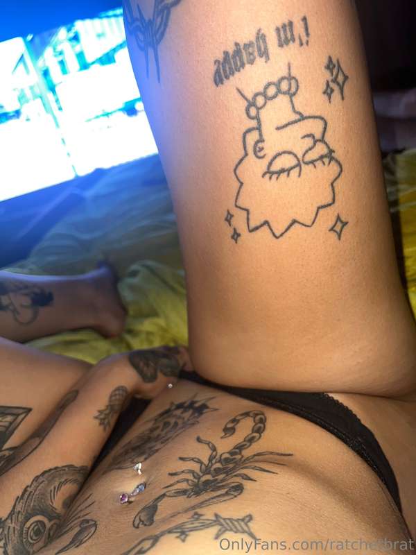 Having a cheeky play, I’m so horny this morning 😤 3