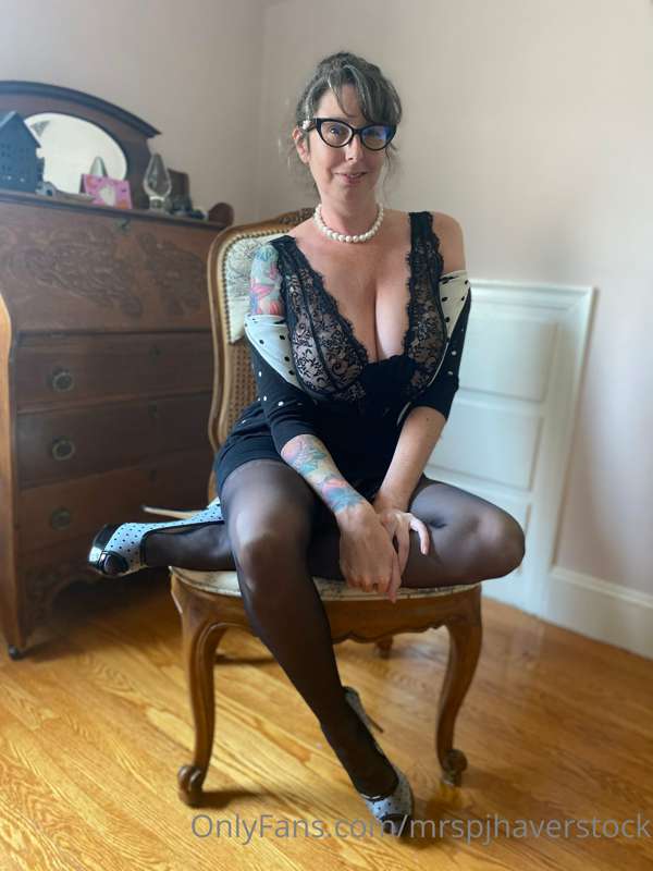 We’ve got some naughty teacher vibes going on here… 7