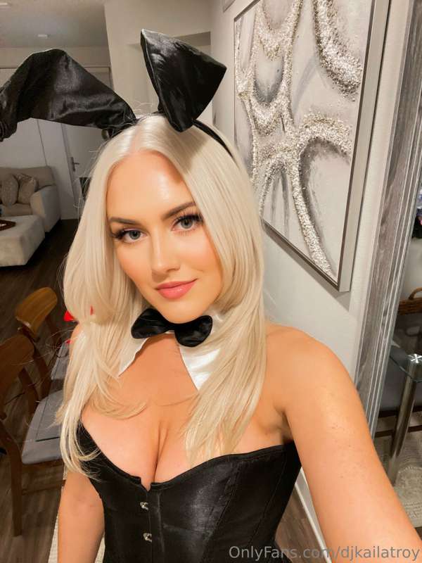 your favortie play boy bunny checkin in this Halloween🎃