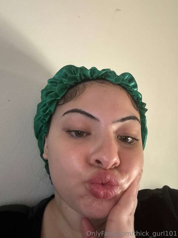 Swipe right silly 🤪  9