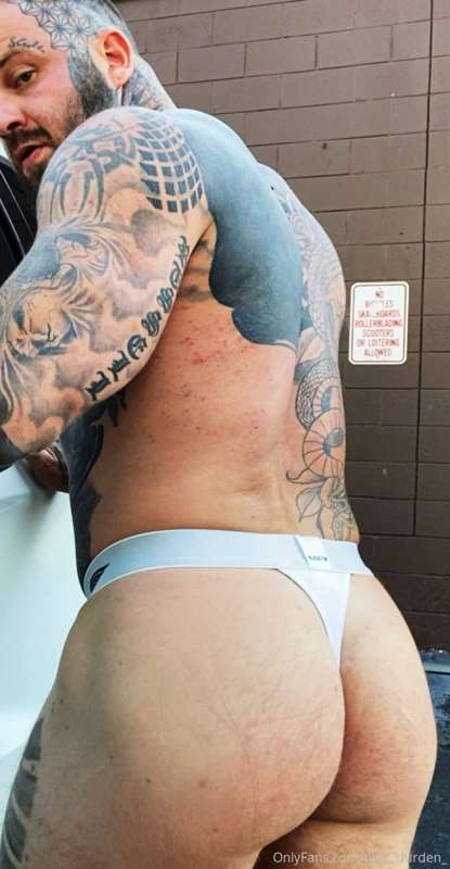 Good thing the gyms are open my ass is cray