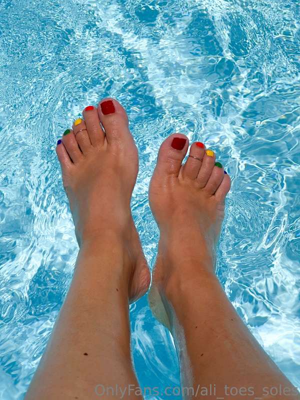 Do I like to splash in the pool for attention? Well did it w.. 4