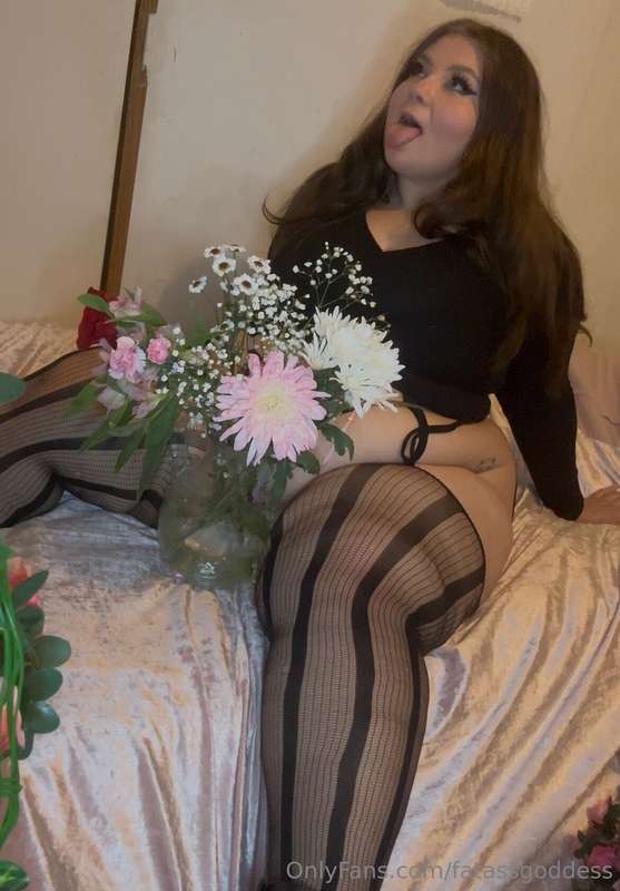 Fatassgoddess - Onlyfans - 14 Feb, 2025