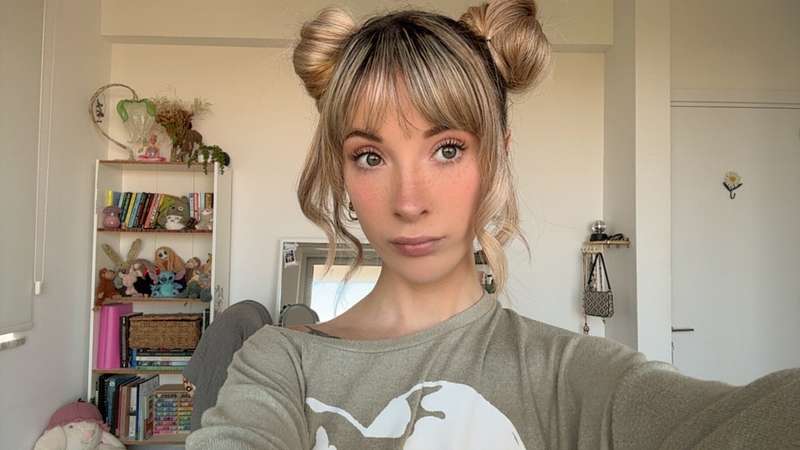 d’you like my space buns 👽  4