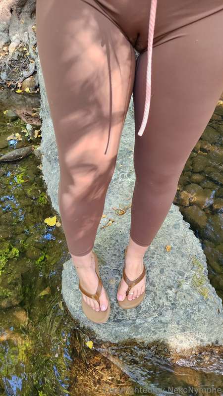 Notice anything? 🐫 👣💦 2