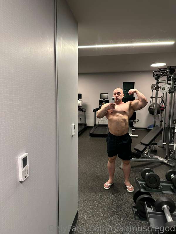 Ryanmusclegod - Onlyfans - 01 Nov, 2024