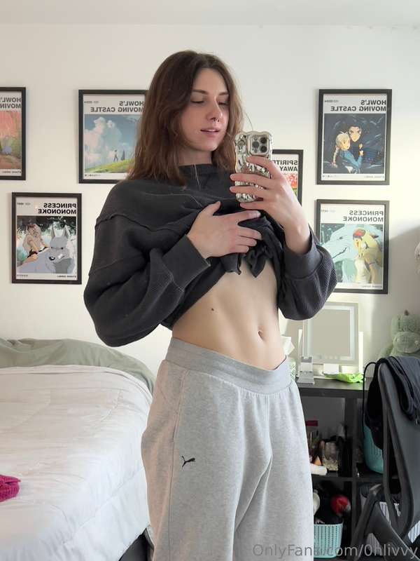 good morning yall!💖 i took some mirror selfies😄 3