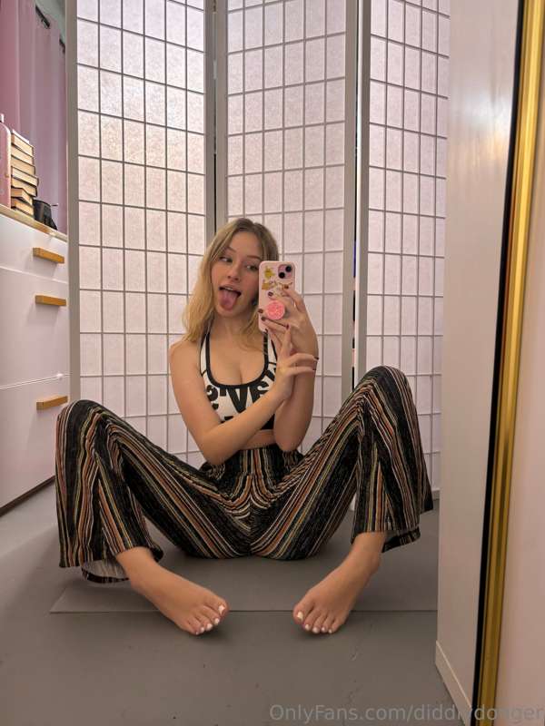 I wish my feet worshippers a very good evening 😌 2