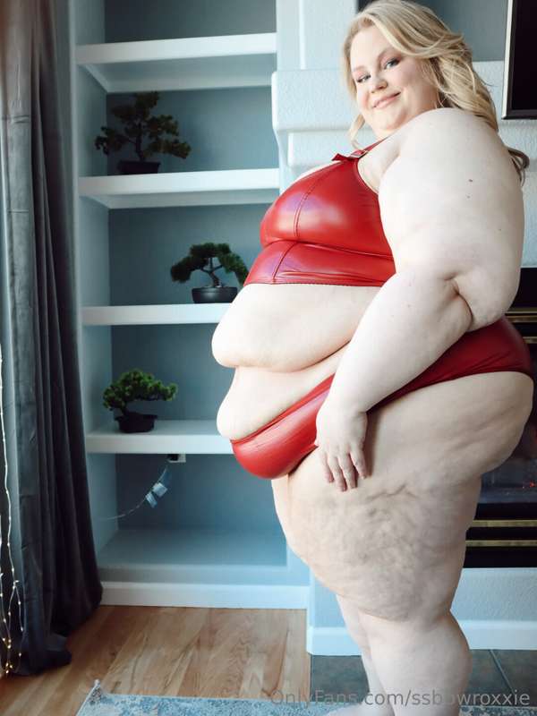 🍒Large Lady in Red🍒 part2!! 1