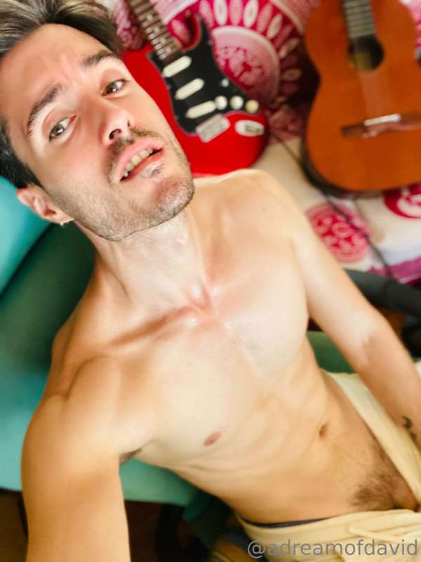 Day 8 of no shave... day 5 of no cum 🙈 Wanna help with the l.. 1