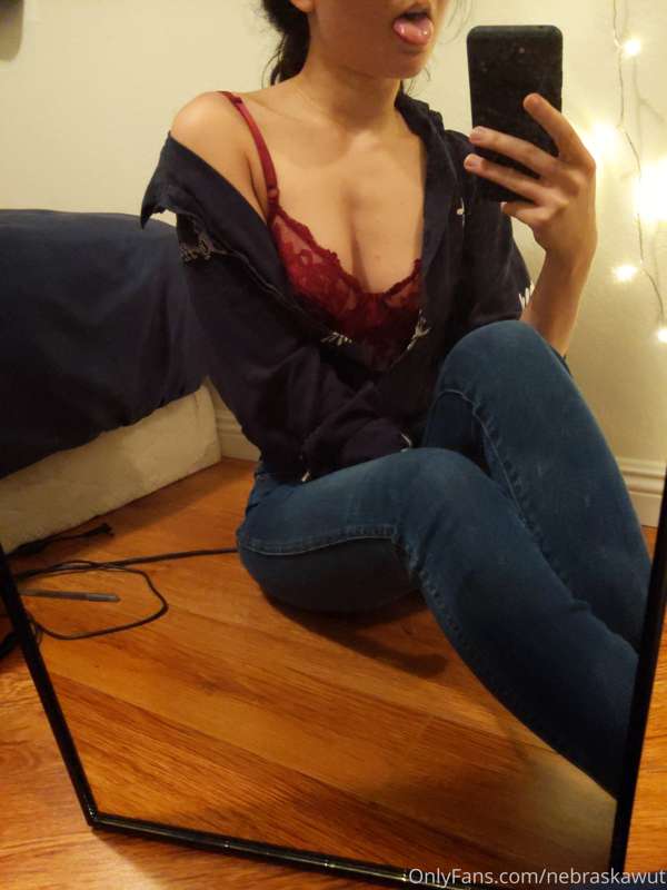 Hope these two hot little photosets are enough to tide yall .. 8
