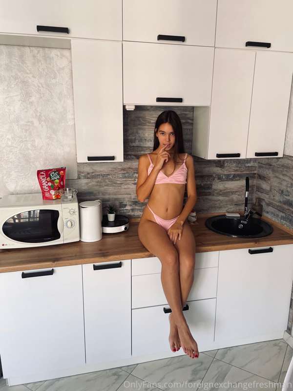 Cum here😋