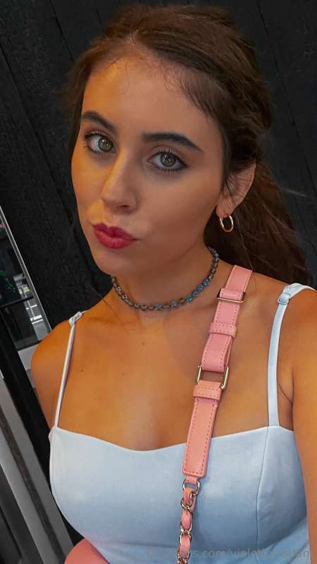 Just me being your favorite little tease 💕