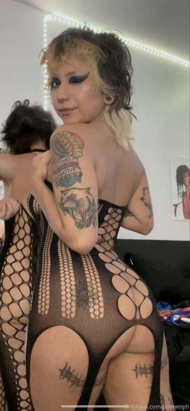 Sending out a free twerking compilation with China today <3