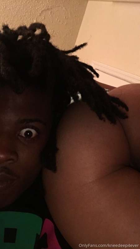 Should I eat From front To Back....or Back To front?🤫😃😃😃😍😍😍😍..