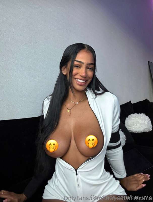 🚨 ON LIVE RIGHT NOW JOIN!🚨freckled dominican beauty @drayado..