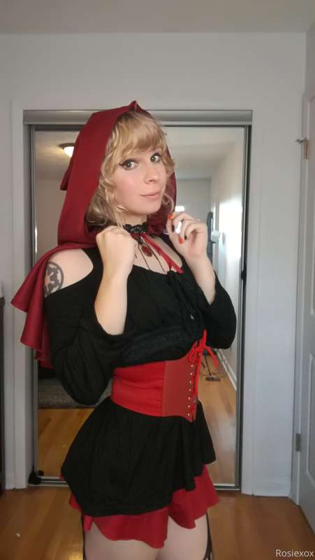 Lil Red Riding Rosie~ 1/7 x