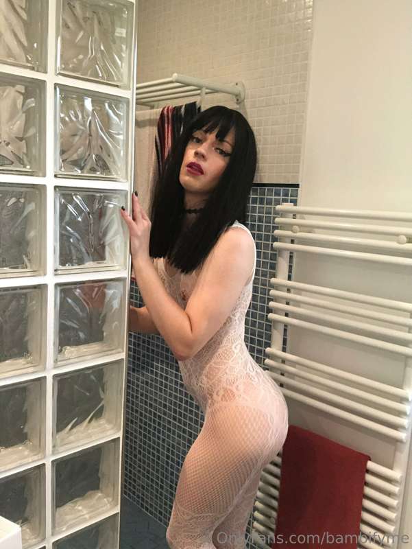 Wanna hope in the shower with me ? 😏 2