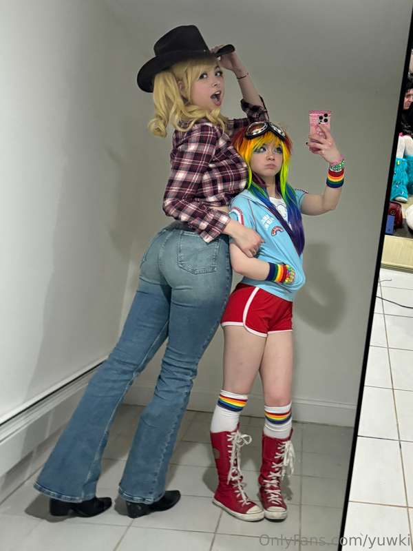 applejack and rainbow dash :D sorry for my absence i havent .. 3