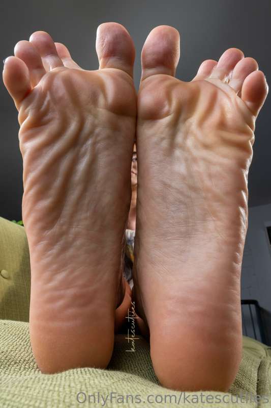The view that makes me feet look colossal 🤯🤩🤤 2