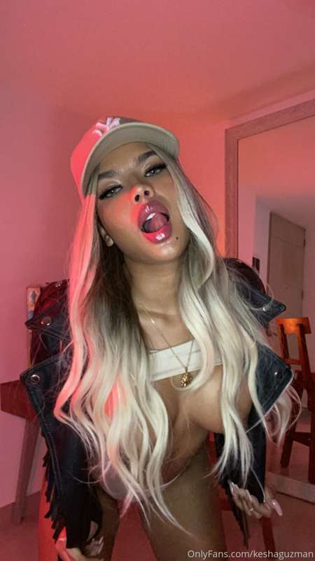 Morning babe, did you see my new video playing with my pussy..