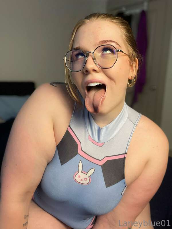I see a nice hard dick🙈🥵💦 3