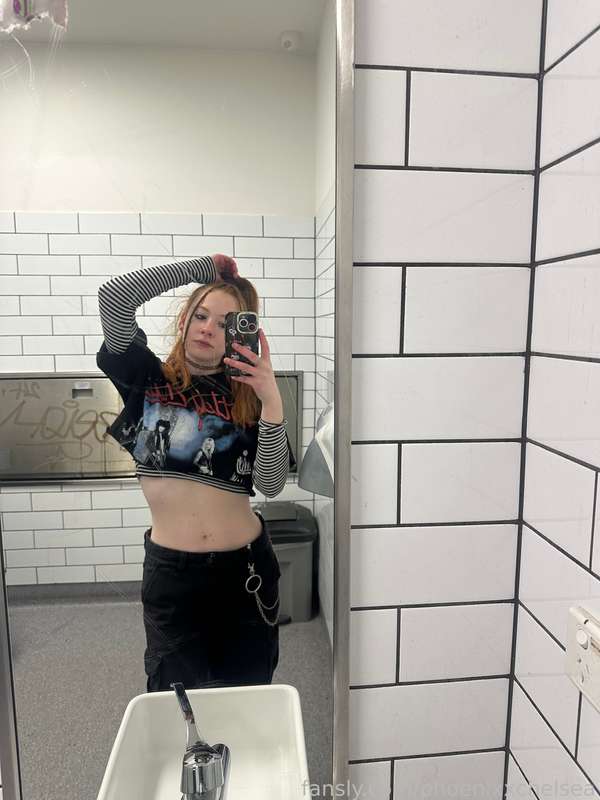 Phoenixxxchelsea - Fansly - 14 Jun, 2024