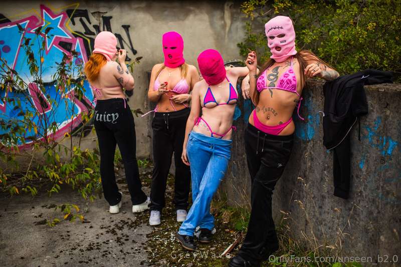 Spring breakers baby Video dropping in 2 hours @extra_sarah .. 4