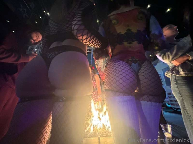 I took @jamesinamusk to her first Portland Rave🤭 2