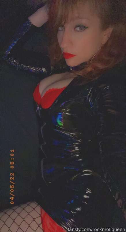Rocknrollqueen - Fansly - 12 Apr, 2022 7