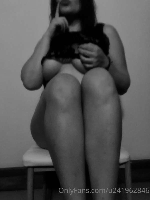 B&W are more elegant (.)(.)